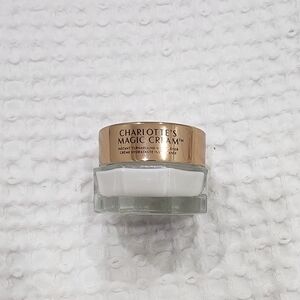 Charlotte Tilbury Magic Cream